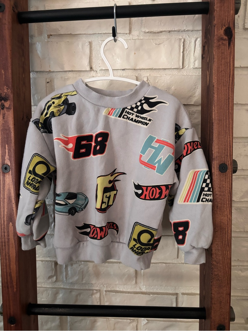 🌻3/$25 🌻 H&M Hot Wheels Sweatshirt